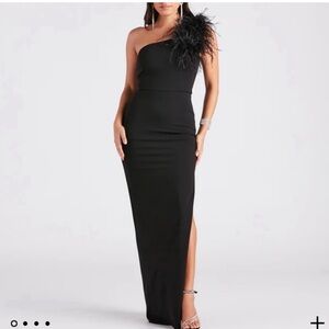 NWT Windsor Black One Shoulder Feather Maxi Dress